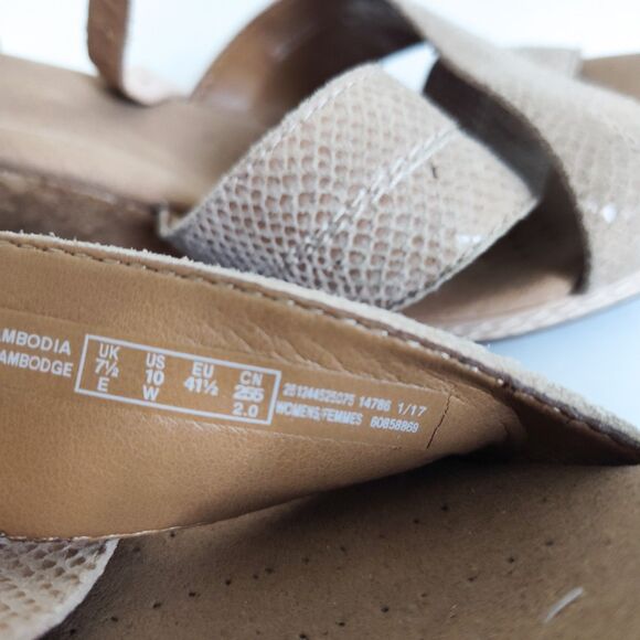 Clarks Sandals 10 Wide Helio Latitude Leather Embossed Snakeskin Wedge Strappy - Picture 9 of 10